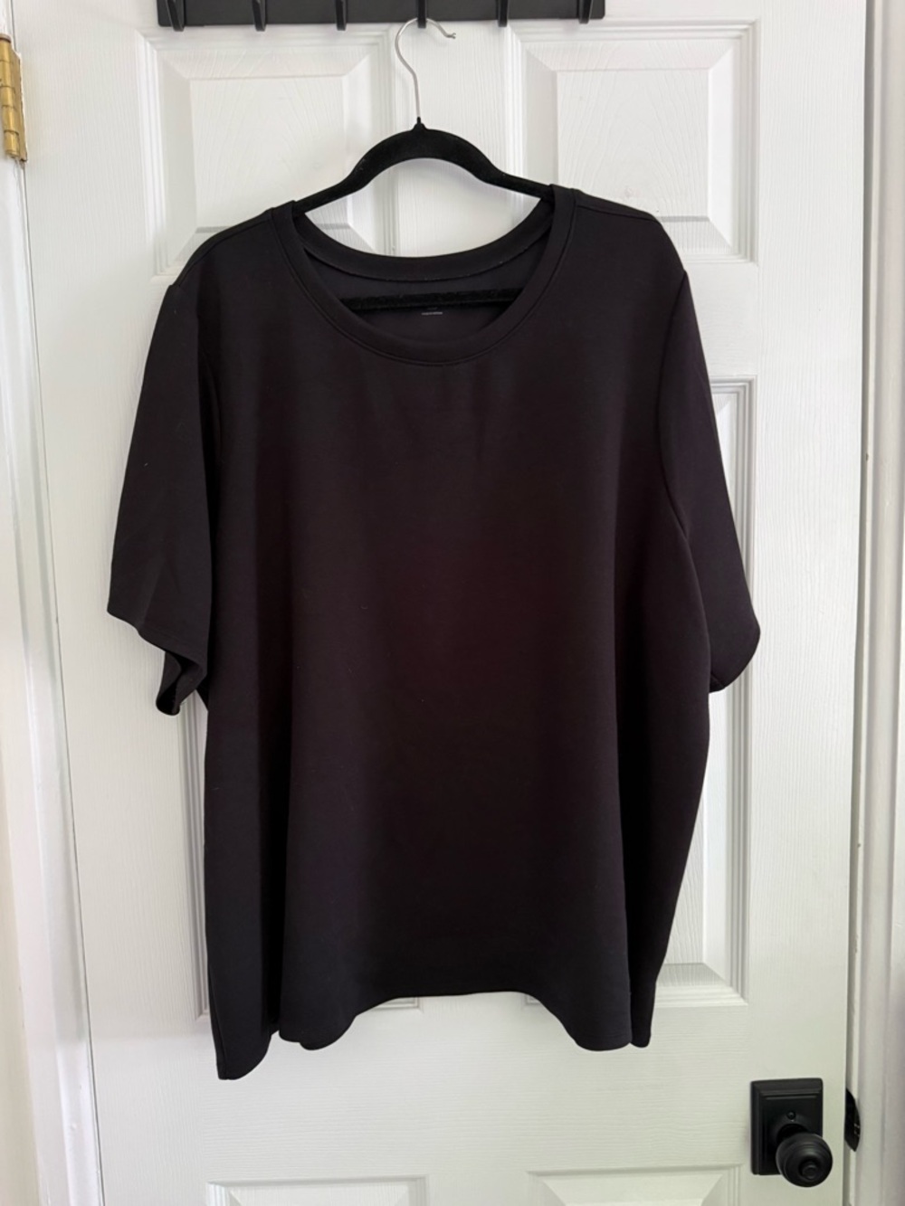 Super Soft - Never Worn - Lane Bryant Black Crewneck Tee - 26/28